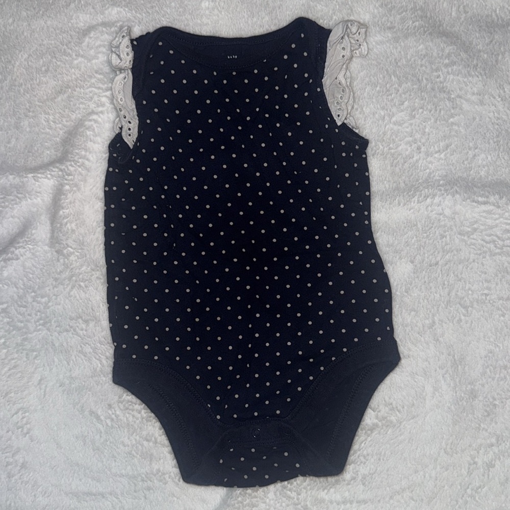 Multi Brand & Color Girls Onesie Bundle of 5 and 1 pair of Shorts 6-12M - Picture 8 of 11